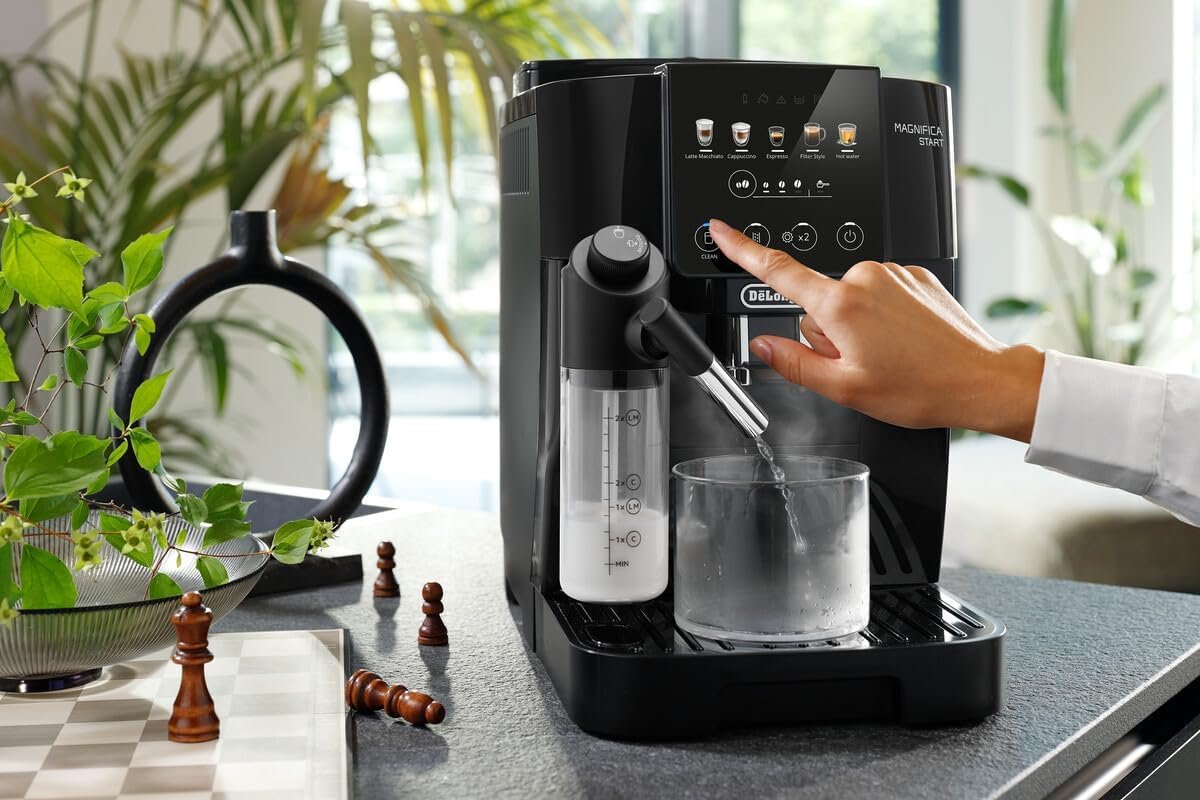 De'Longhi Magnifica Start ECAM220.80.SB – LatteCrema, Schwarz